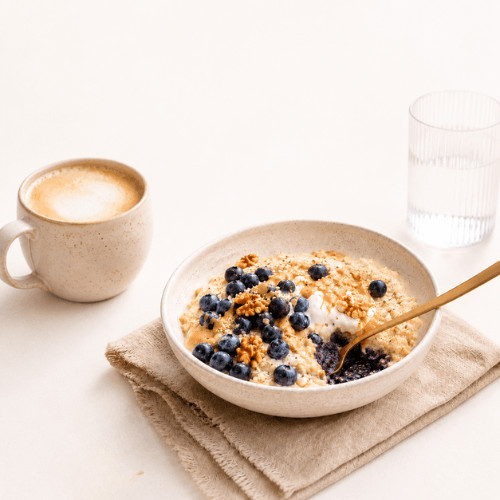 Kaffee für Frauen: Was Koffein mit Blutzucker, Zyklus, Schlaf und Wohlbefinden zu tun hat.