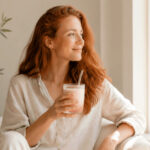 Kaffee Alternativen: 10 leckere Ideen für mehr Abwechslung Kaffee Alternativen für Frauen mit Lupinenkaffee, Hagebutten Latte, Matcha, Kakao und Kräutertee für bewussten Genuss im Alltag.